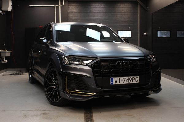 AUDI Q7 26